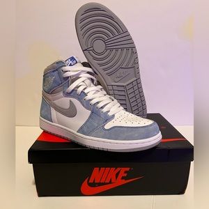 Jordan 1 Retro High OG Hyper Royal Size 9.5  Dead Stock New!